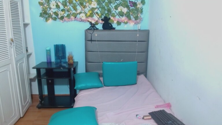 ChloeJonesrs707's Streamate show and profile