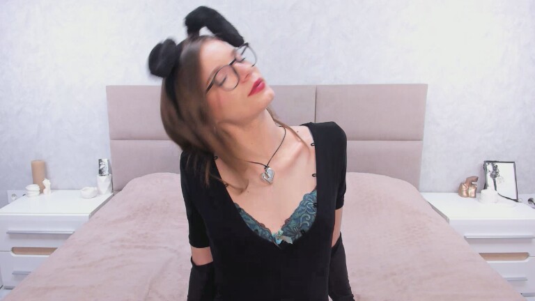 MYasmina's Streamate show and profile