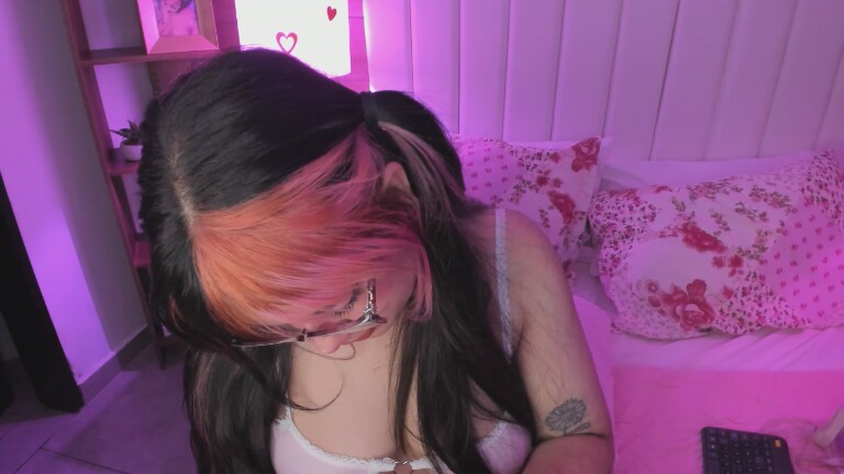 MaddieWaves's Streamate show and profile