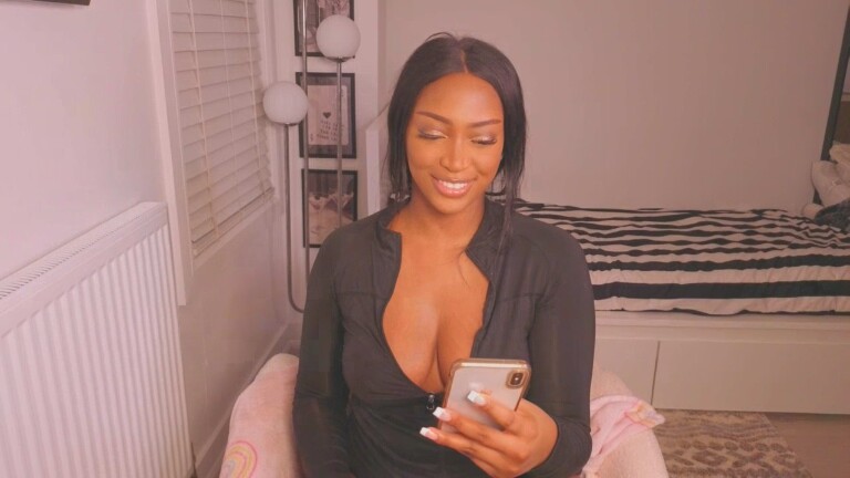 naomi99's Streamate show and profile