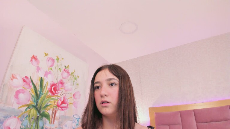 Sophiie_Collins's Streamate show and profile