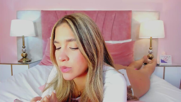 AriannaDuque's Streamate show and profile