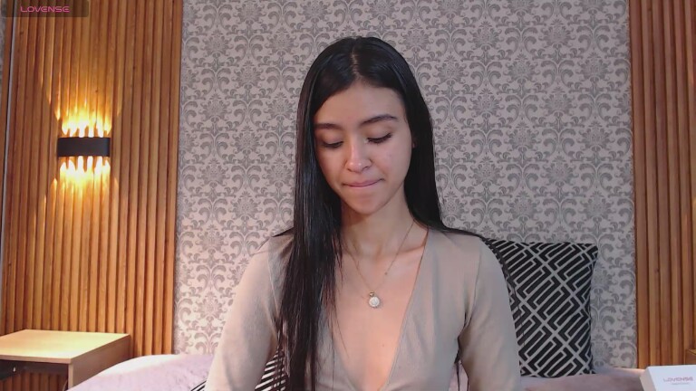 Charlotte_18's Streamate show and profile